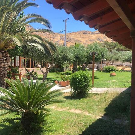 Gregory'S Village Plati  Bagian luar foto