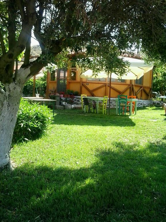 Gregory'S Village Plati  Bagian luar foto