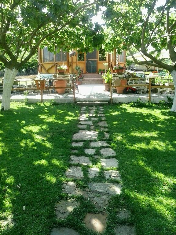 Gregory'S Village Plati  Bagian luar foto