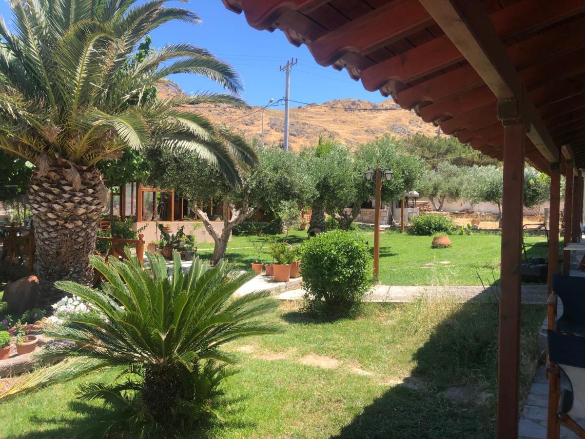 Gregory'S Village Plati  Bagian luar foto