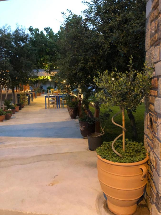 Gregory'S Village Plati  Bagian luar foto