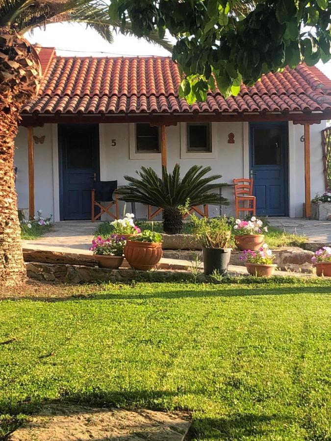 Gregory'S Village Plati  Bagian luar foto